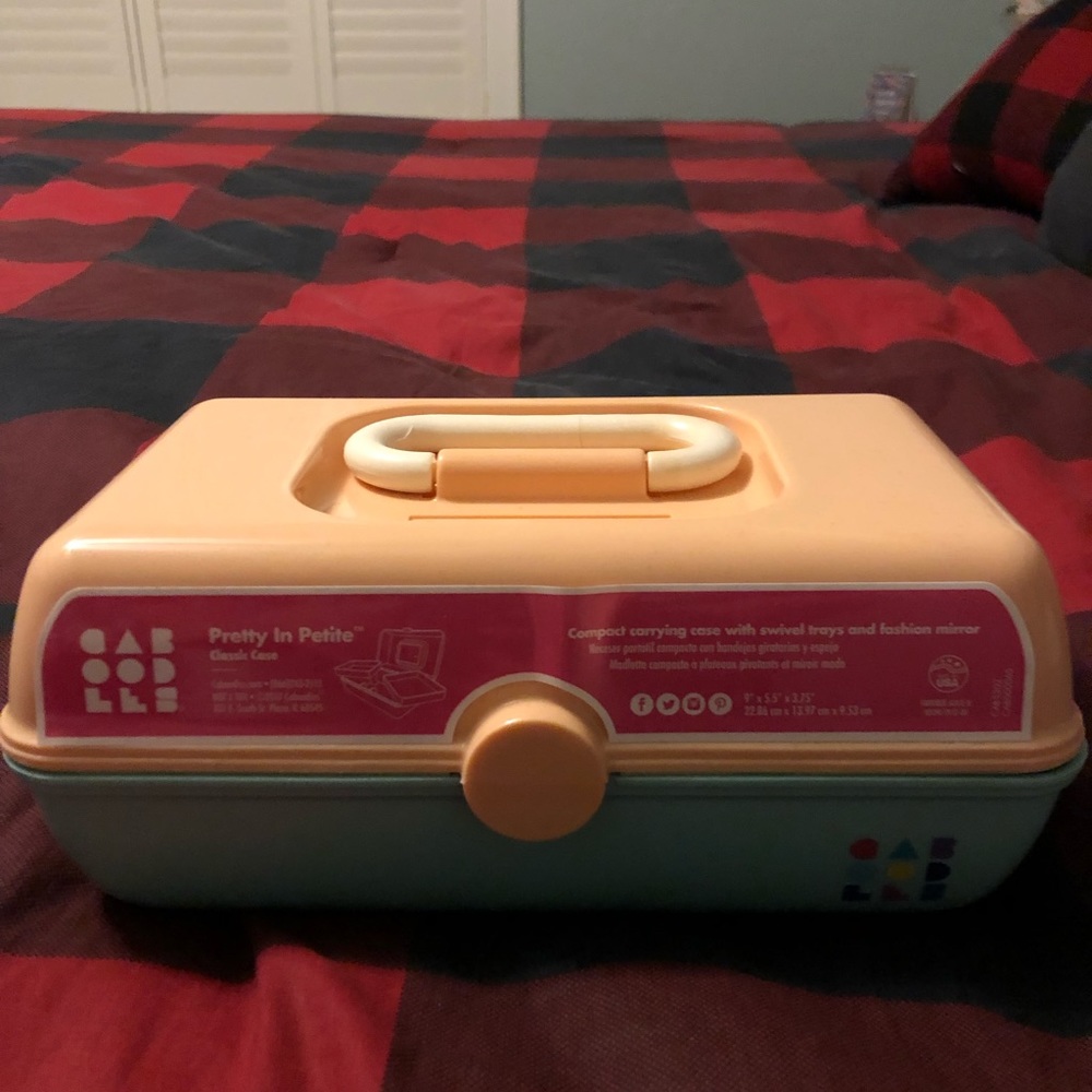 Vintage mini caboodles case brand new